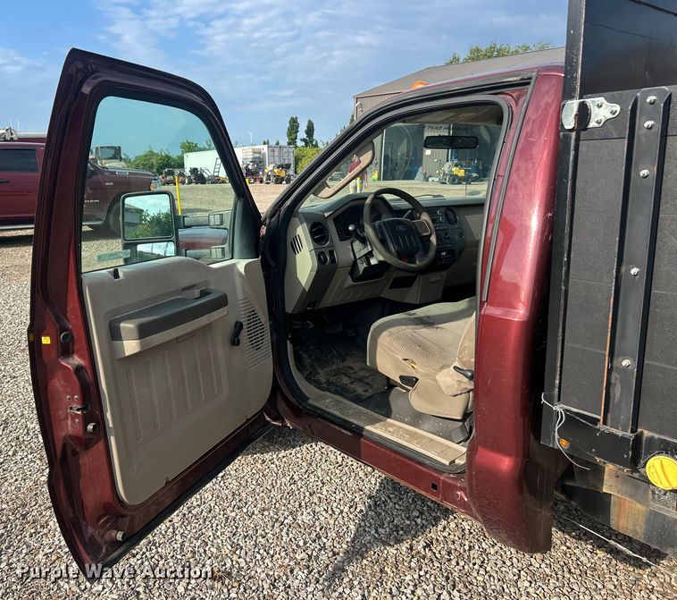 image for item EK8493 2009 Ford F250 Super Duty XL flatbed pickup truck