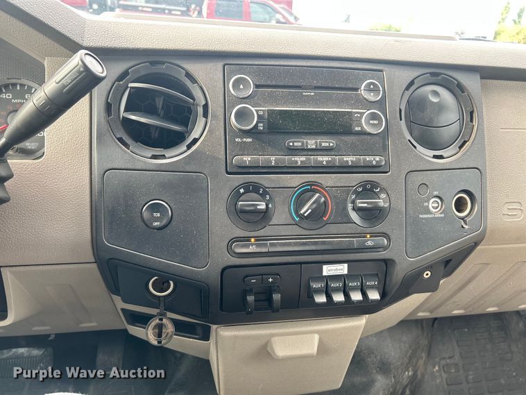 image for item EK8493 2009 Ford F250 Super Duty XL flatbed pickup truck