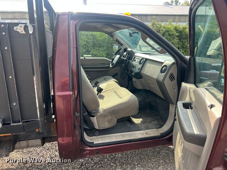 image for item EK8493 2009 Ford F250 Super Duty XL flatbed pickup truck