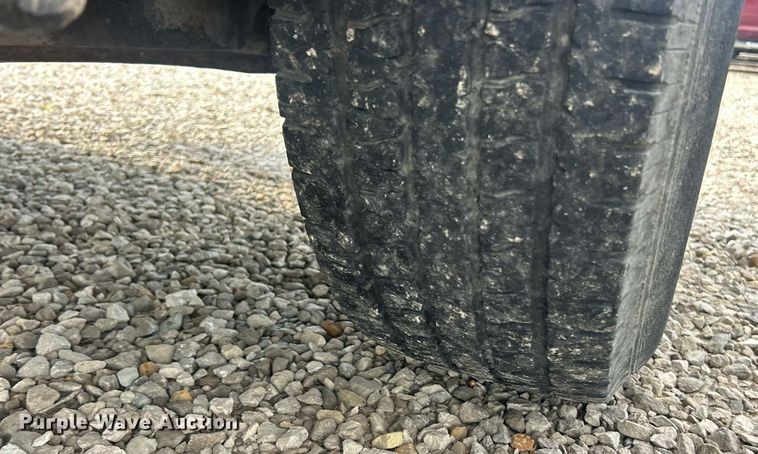 image for item EK8493 2009 Ford F250 Super Duty XL flatbed pickup truck