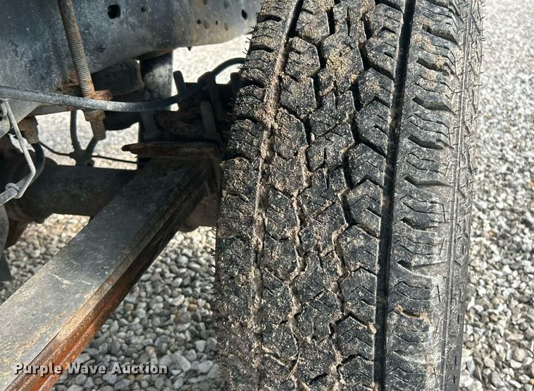 image for item EK8493 2009 Ford F250 Super Duty XL flatbed pickup truck