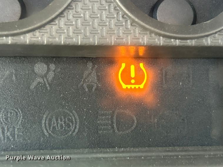 image for item EK8494 2010 Ford F250 Super Duty XLT SuperCab flatbed pickup truck