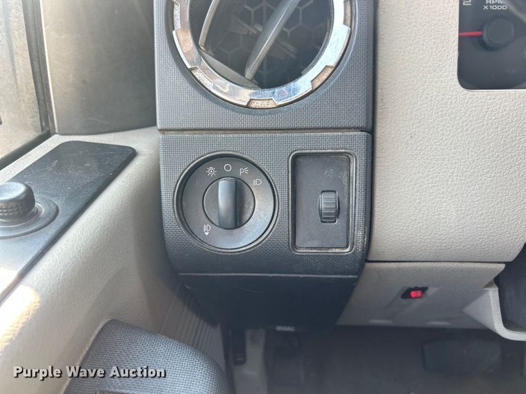 image for item EK8494 2010 Ford F250 Super Duty XLT SuperCab flatbed pickup truck