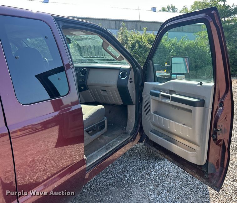 image for item EK8494 2010 Ford F250 Super Duty XLT SuperCab flatbed pickup truck