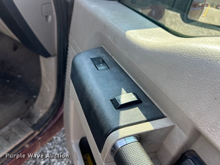 image for item EK8494 2010 Ford F250 Super Duty XLT SuperCab flatbed pickup truck