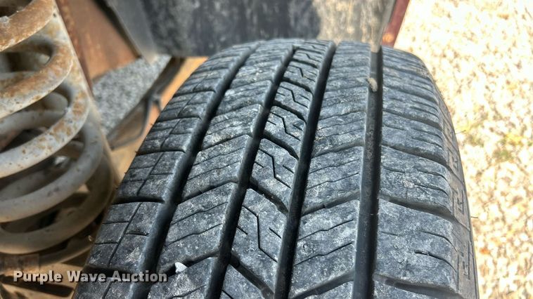 image for item EK8494 2010 Ford F250 Super Duty XLT SuperCab flatbed pickup truck