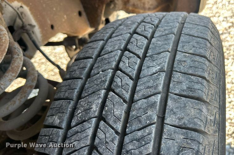 image for item EK8494 2010 Ford F250 Super Duty XLT SuperCab flatbed pickup truck