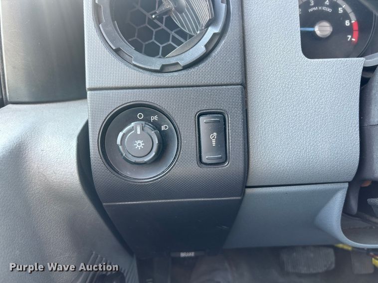 image for item EK8495 2012 Ford F350 Super Duty XL SuperCab flatbed pickup truck