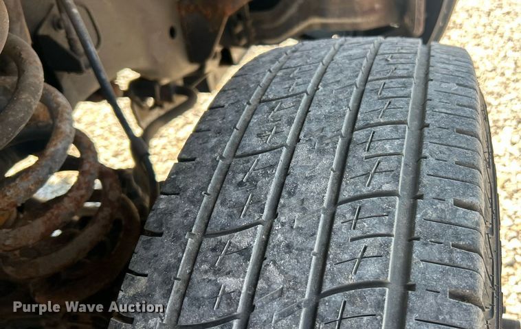 image for item EK8495 2012 Ford F350 Super Duty XL SuperCab flatbed pickup truck