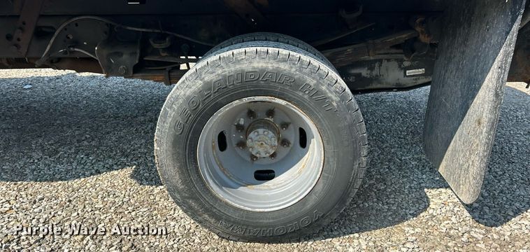 image for item EK8495 2012 Ford F350 Super Duty XL SuperCab flatbed pickup truck