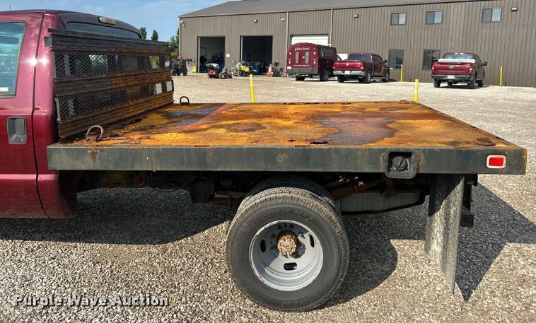 image for item EK8496 2009 Ford F350 Super Duty XL flatbed pickup truck