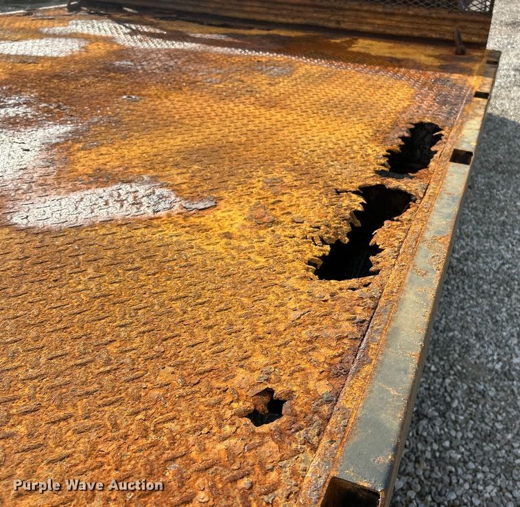 image for item EK8496 2009 Ford F350 Super Duty XL flatbed pickup truck