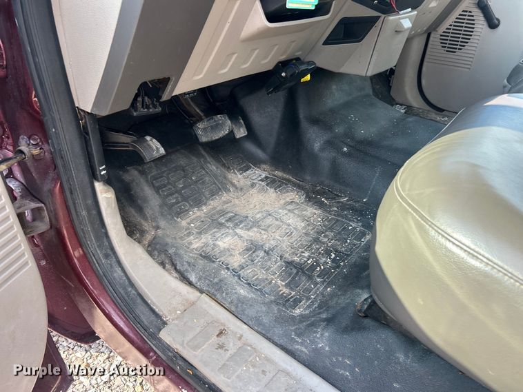 image for item EK8496 2009 Ford F350 Super Duty XL flatbed pickup truck