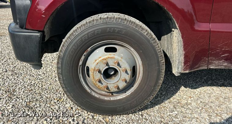 image for item EK8496 2009 Ford F350 Super Duty XL flatbed pickup truck