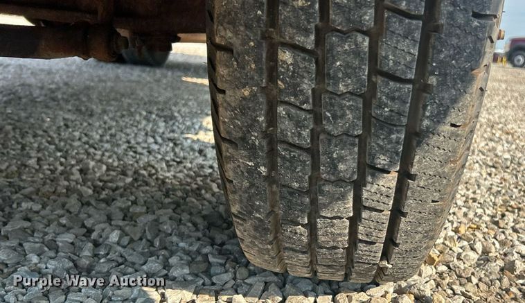 image for item EK8496 2009 Ford F350 Super Duty XL flatbed pickup truck