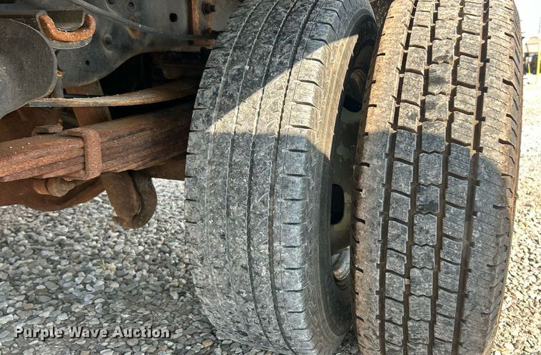 image for item EK8496 2009 Ford F350 Super Duty XL flatbed pickup truck