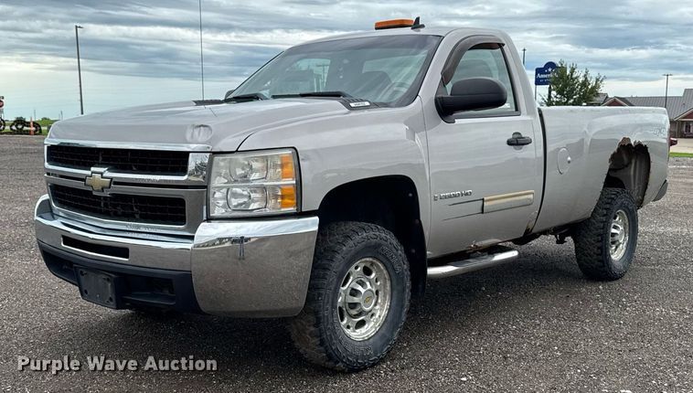 image for item EM2208 2009 Chevrolet Silverado 2500HD pickup truck