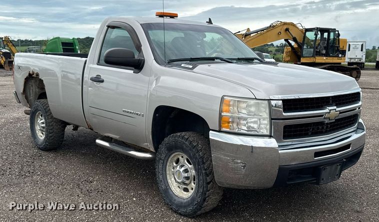 image for item EM2208 2009 Chevrolet Silverado 2500HD pickup truck
