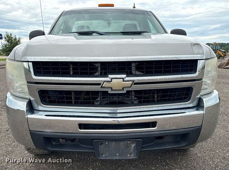 image for item EM2208 2009 Chevrolet Silverado 2500HD pickup truck