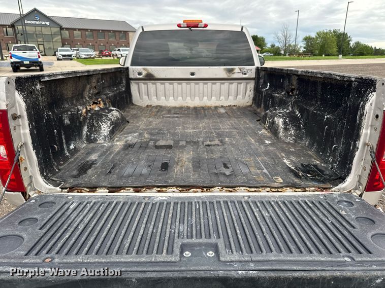 image for item EM2208 2009 Chevrolet Silverado 2500HD pickup truck
