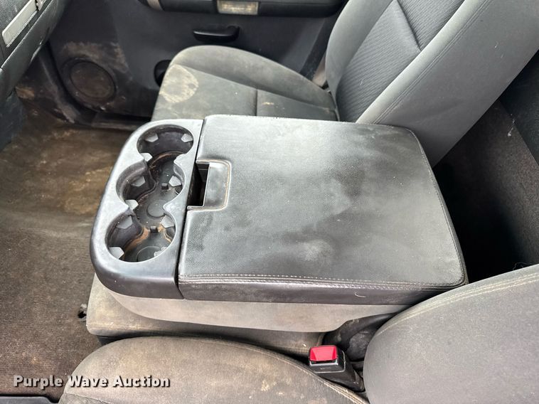 image for item EM2208 2009 Chevrolet Silverado 2500HD pickup truck