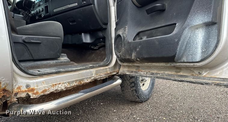 image for item EM2208 2009 Chevrolet Silverado 2500HD pickup truck