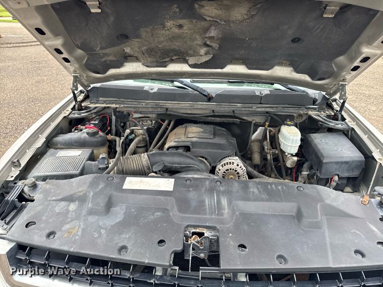 image for item EM2208 2009 Chevrolet Silverado 2500HD pickup truck