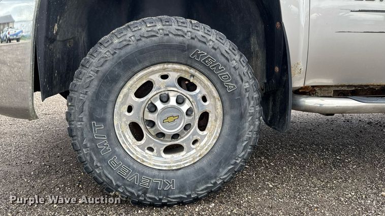 image for item EM2208 2009 Chevrolet Silverado 2500HD pickup truck