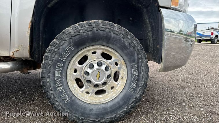 image for item EM2208 2009 Chevrolet Silverado 2500HD pickup truck