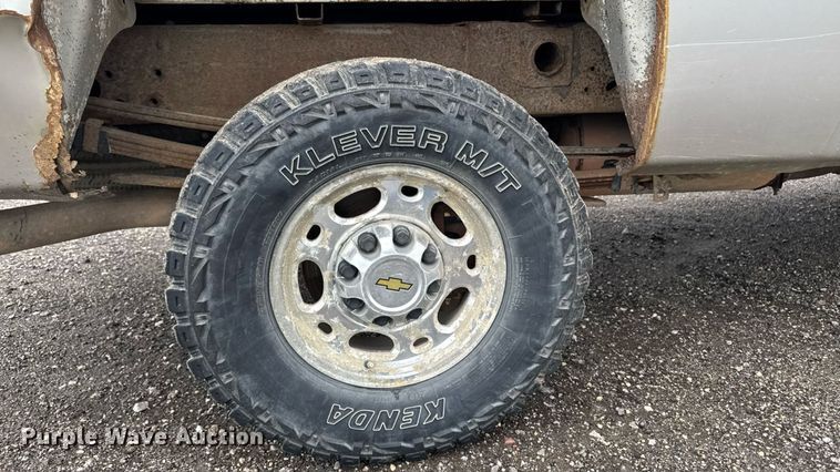 image for item EM2208 2009 Chevrolet Silverado 2500HD pickup truck
