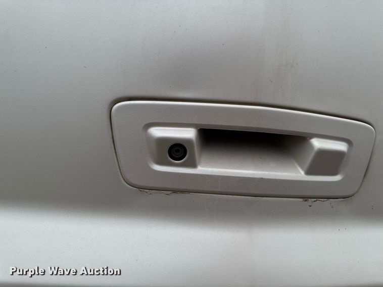 image for item EM2224 2011 Chevrolet Traverse LT SUV