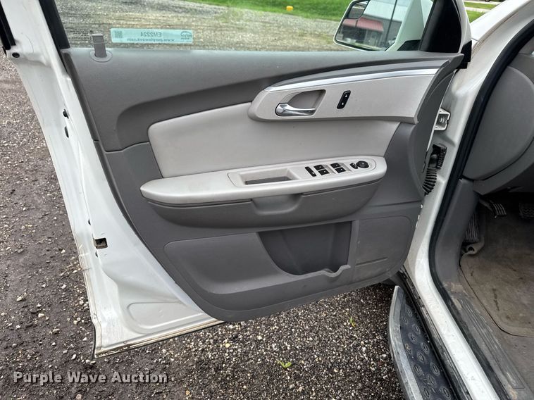 image for item EM2224 2011 Chevrolet Traverse LT SUV