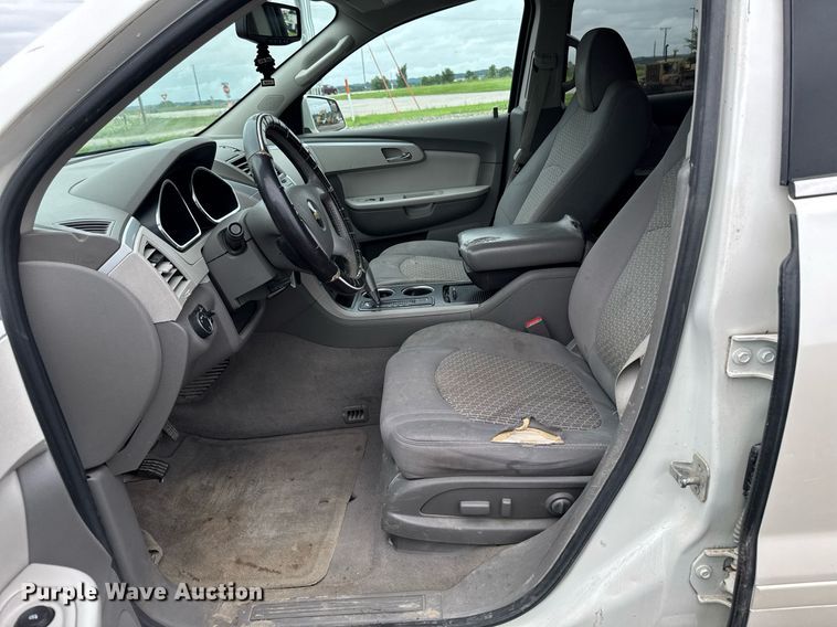image for item EM2224 2011 Chevrolet Traverse LT SUV