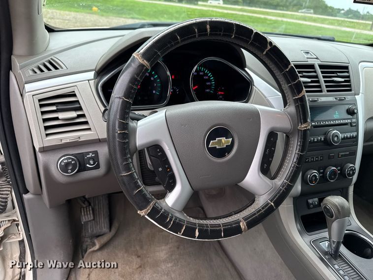 image for item EM2224 2011 Chevrolet Traverse LT SUV