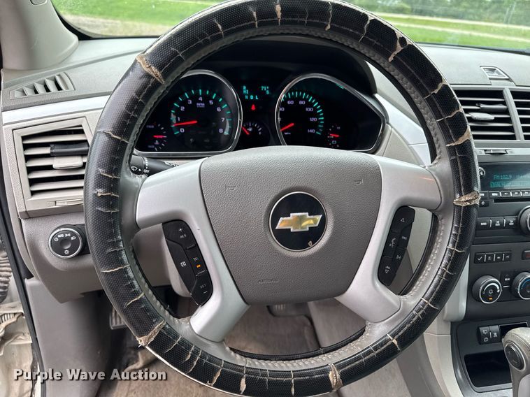 image for item EM2224 2011 Chevrolet Traverse LT SUV