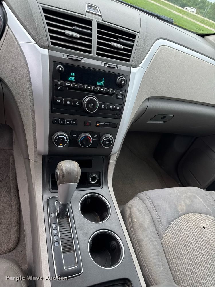 image for item EM2224 2011 Chevrolet Traverse LT SUV
