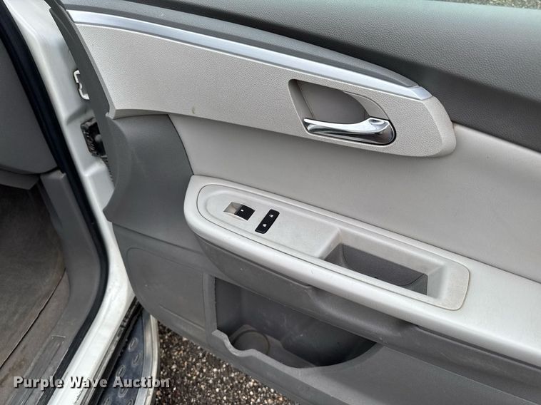 image for item EM2224 2011 Chevrolet Traverse LT SUV