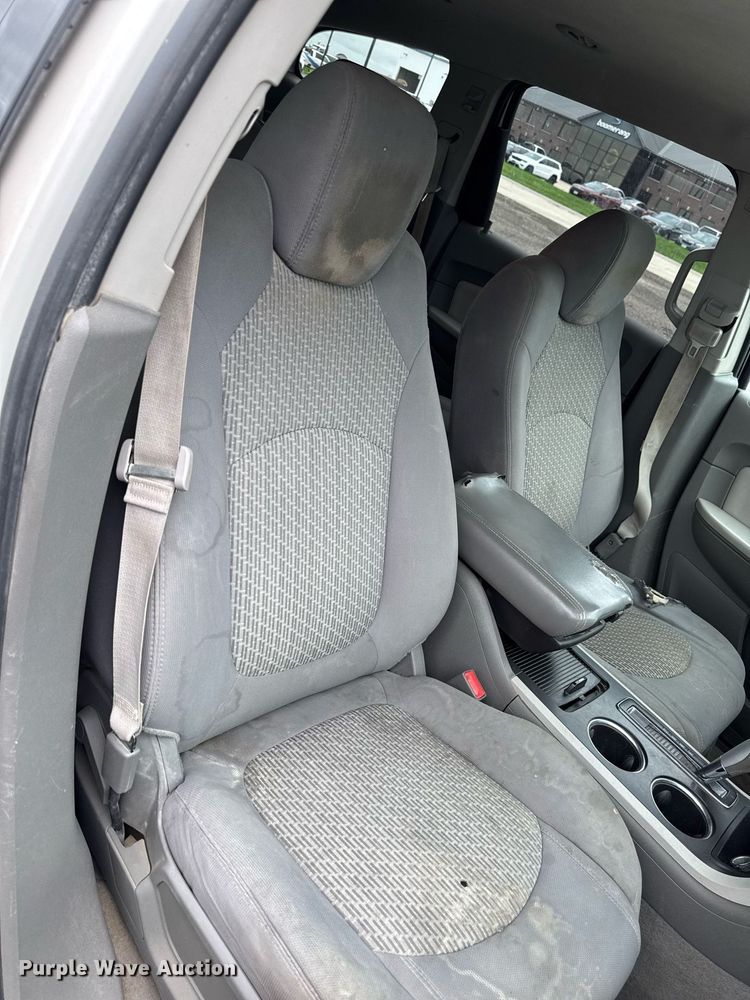 image for item EM2224 2011 Chevrolet Traverse LT SUV