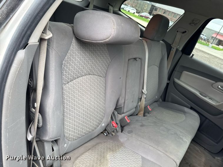 image for item EM2224 2011 Chevrolet Traverse LT SUV