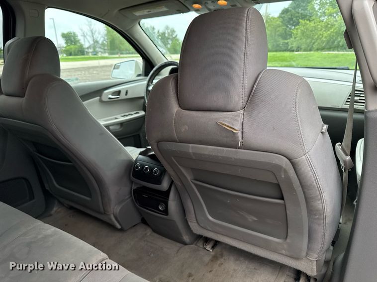 image for item EM2224 2011 Chevrolet Traverse LT SUV