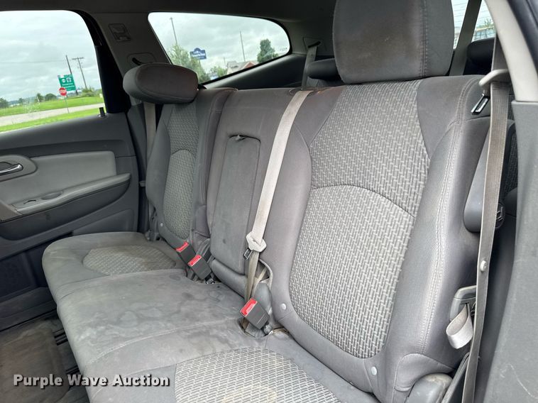 image for item EM2224 2011 Chevrolet Traverse LT SUV