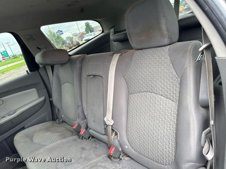 image for item EM2224 2011 Chevrolet Traverse LT SUV