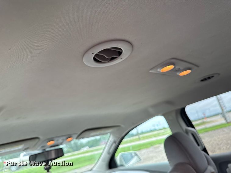 image for item EM2224 2011 Chevrolet Traverse LT SUV