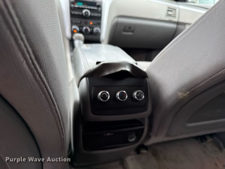 image for item EM2224 2011 Chevrolet Traverse LT SUV