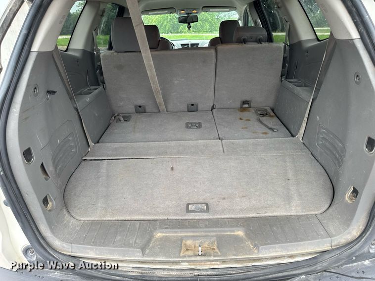 image for item EM2224 2011 Chevrolet Traverse LT SUV