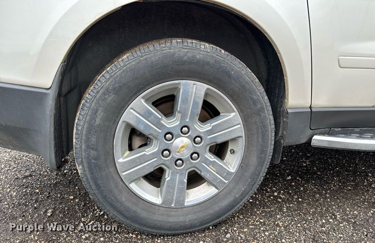 image for item EM2224 2011 Chevrolet Traverse LT SUV