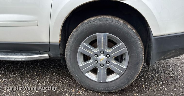 image for item EM2224 2011 Chevrolet Traverse LT SUV