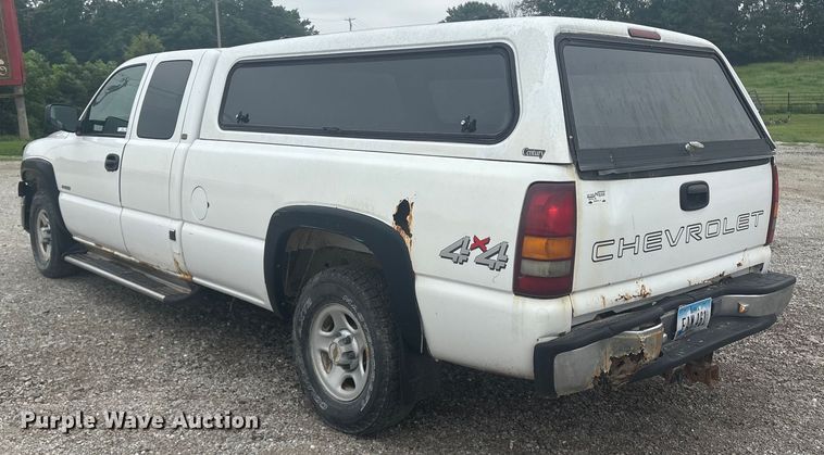 image for item EM2226 2002 Chevrolet Silverado 1500 Ext. Cab pickup truck