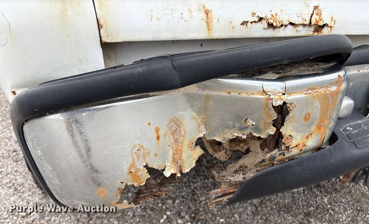 image for item EM2226 2002 Chevrolet Silverado 1500 Ext. Cab pickup truck