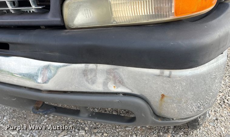 image for item EM2226 2002 Chevrolet Silverado 1500 Ext. Cab pickup truck